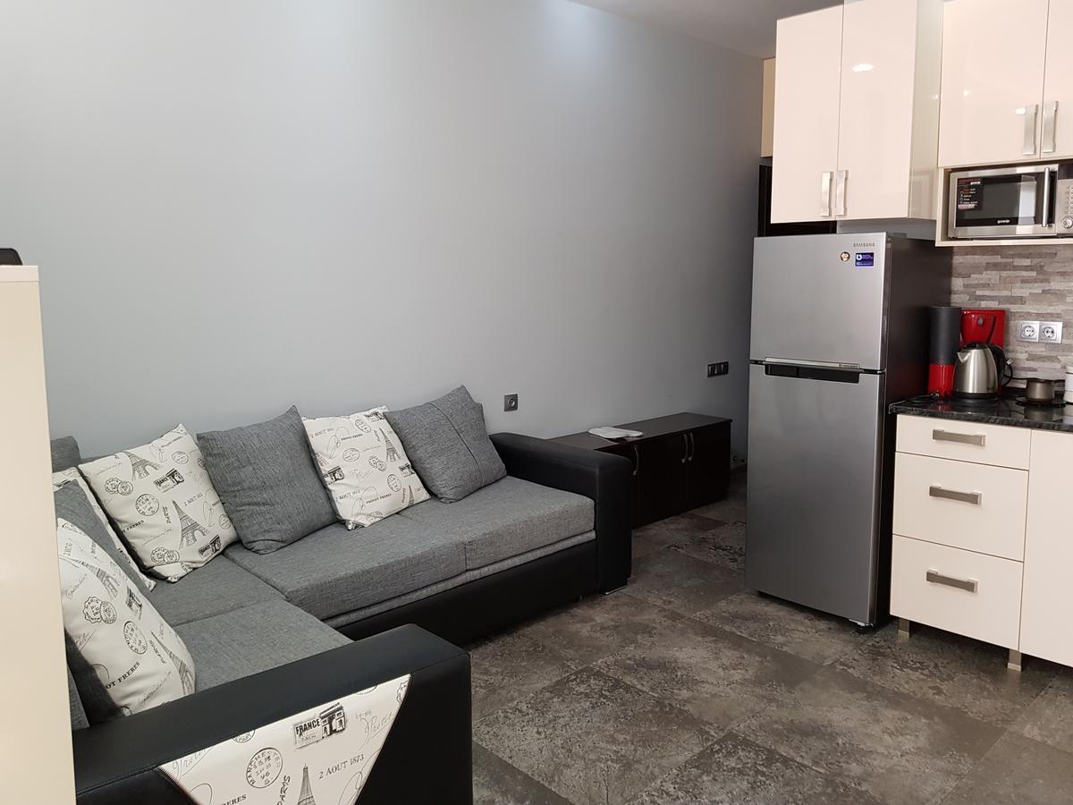 Apartament Gia Batumi Exterior photo